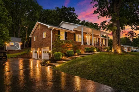 2030 Surrey Ln NE, Roanoke, VA 24012