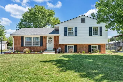 6339 Greenway Dr, Roanoke, VA 24019