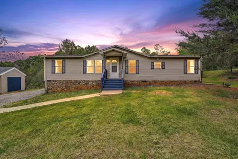 1181 Huntington Dr, Bedford, VA 24523