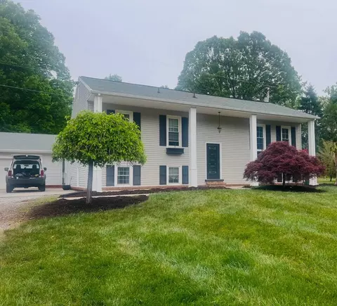 1365 Lilac Ln, Salem, VA 24153