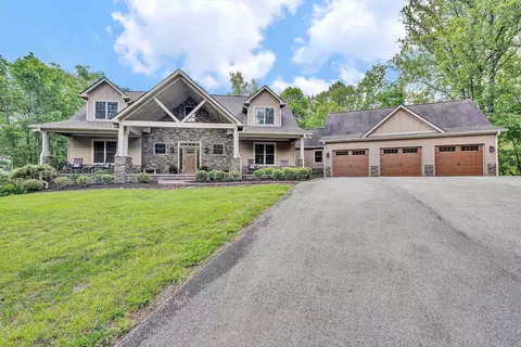 3219 Franklin St, Salem, VA 24153