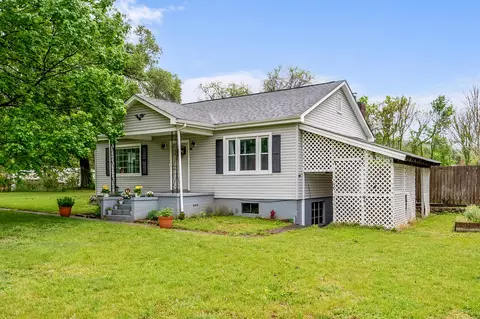 9151 Roanoke Rd, Elliston, VA 24087