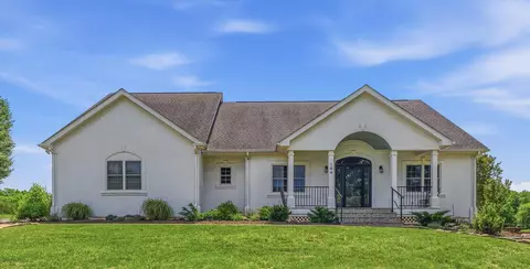 104 Pointe O Woods Dr, Huddleston, VA 24104