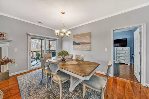 Dining - 100 Waterside Dr, Moneta, VA 24121 photo 2 of 4