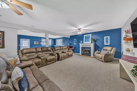 Living - 100 Waterside Dr, Moneta, VA 24121 photo 5 of 5