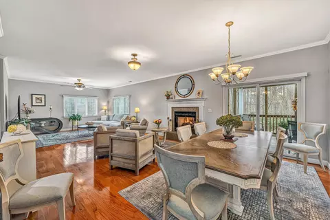 Dining - 100 Waterside Dr, Moneta, VA 24121 photo 1 of 4