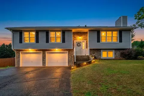 5158 Orchard Hill Dr, Roanoke, VA 24019