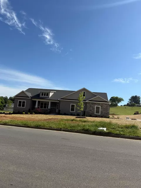 55 Highland Dr, Roanoke, VA 24019