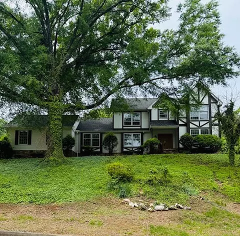 802 Oakwood Dr SW, Roanoke, VA 24015