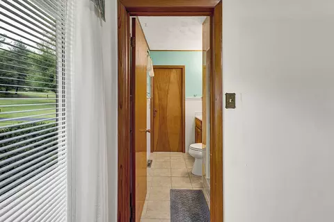 Entry Way - 2015 Evergreen Rd, Covington, VA 24426 photo 2 of 2