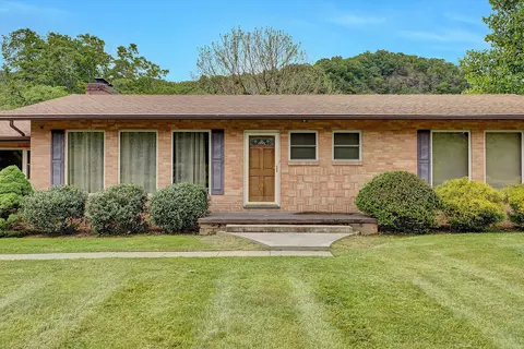 Exterior - 2015 Evergreen Rd, Covington, VA 24426 photo 4 of 11