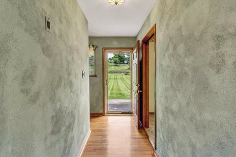 Entry Way - 2015 Evergreen Rd, Covington, VA 24426 photo 1 of 2