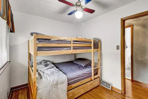 Bedroom - 2015 Evergreen Rd, Covington, VA 24426 photo 2 of 7