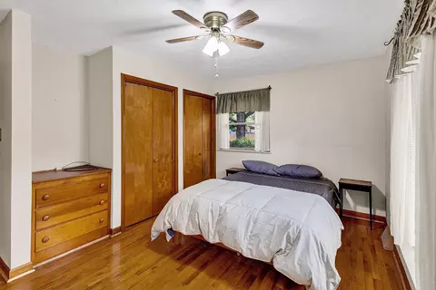 Bedroom - 2015 Evergreen Rd, Covington, VA 24426 photo 6 of 7