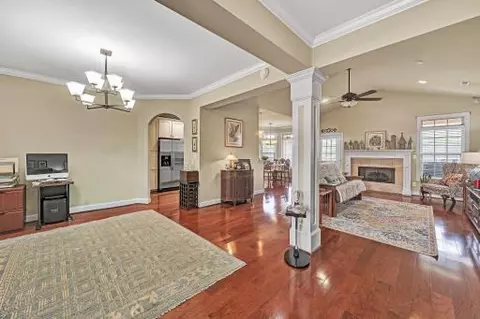 Entry Way - 229 Mountain Brook Dr NE, Roanoke, VA 24012 photo 3 of 3
