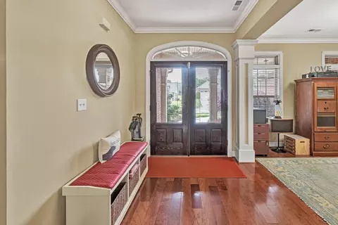 Entry Way - 229 Mountain Brook Dr NE, Roanoke, VA 24012 photo 2 of 3