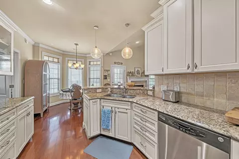 Kitchen - 229 Mountain Brook Dr NE, Roanoke, VA 24012 photo 1 of 5