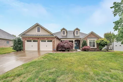 229 Mountain Brook Dr NE, Roanoke, VA 24012