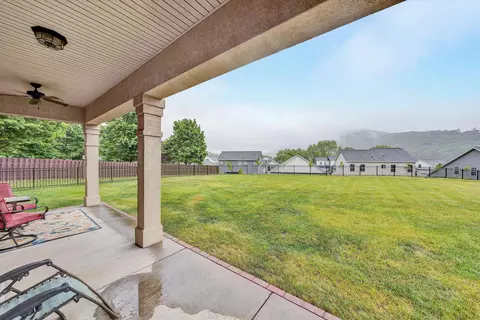 Exterior - 229 Mountain Brook Dr NE, Roanoke, VA 24012 photo 6 of 8