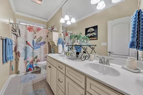 Bath - 229 Mountain Brook Dr NE, Roanoke, VA 24012 photo 4 of 4