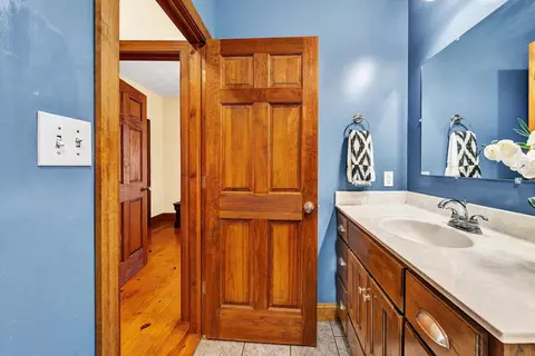 Bath - 30 Boulder Point Dr, Hardy, VA 24101 photo 5 of 5