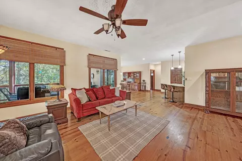 Living - 30 Boulder Point Dr, Hardy, VA 24101 photo 2 of 6