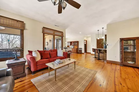 Living - 30 Boulder Point Dr, Hardy, VA 24101 photo 3 of 6