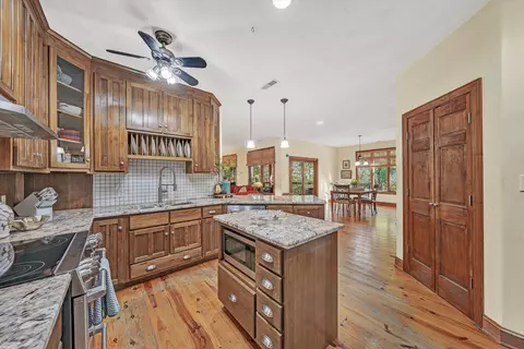 Kitchen - 30 Boulder Point Dr, Hardy, VA 24101 photo 4 of 5