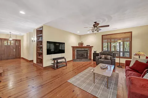 Living - 30 Boulder Point Dr, Hardy, VA 24101 photo 1 of 6