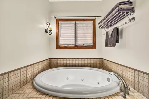 Bath - 30 Boulder Point Dr, Hardy, VA 24101 photo 1 of 5