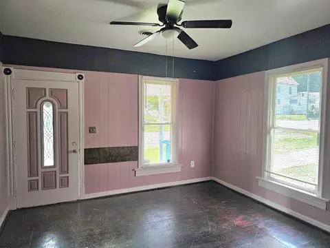 Living - 119 16th St SE, Roanoke, VA 24013 photo 1 of 2