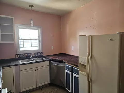 Kitchen - 119 16th St SE, Roanoke, VA 24013 photo 2 of 2