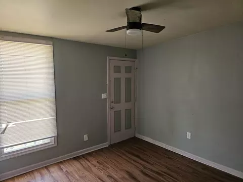 Living - 119 16th St SE, Roanoke, VA 24013 photo 2 of 2