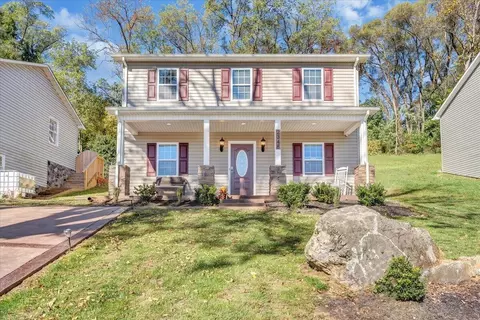 2348 Locust Grove Cir NE, Roanoke, VA 24012
