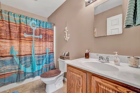 Bath - 19 Cook Ave, Roanoke, VA 24019 photo 1 of 3