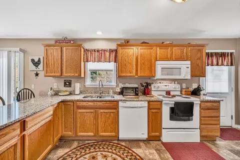 Kitchen - 19 Cook Ave, Roanoke, VA 24019 photo 2 of 4