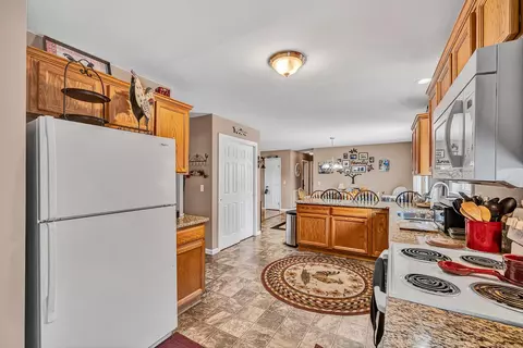 Kitchen - 19 Cook Ave, Roanoke, VA 24019 photo 3 of 4