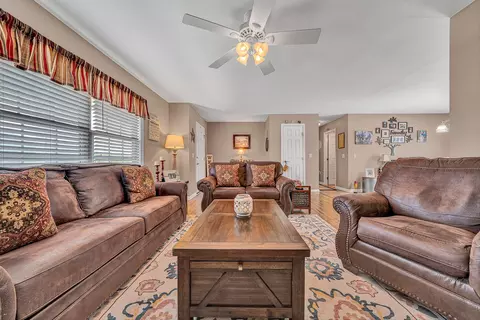 Living - 19 Cook Ave, Roanoke, VA 24019 photo 3 of 4