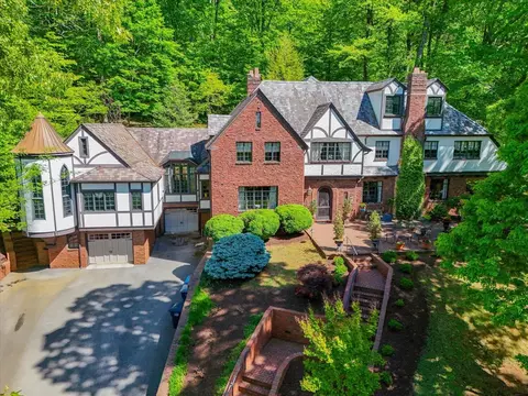 2412 Robin Hood Rd SE, Roanoke, VA 24014
