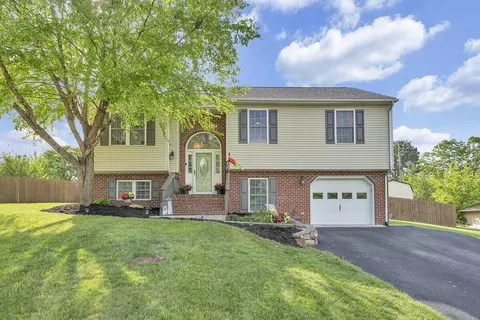 439 Howard Dr, Salem, VA 24153