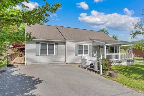 3705 New Spring Branch Rd, Roanoke, VA 24014