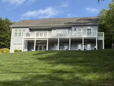 387 Channelview Dr, Moneta, VA 24121