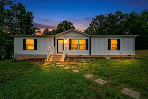 12328 Hardy Rd, Hardy, VA 24101