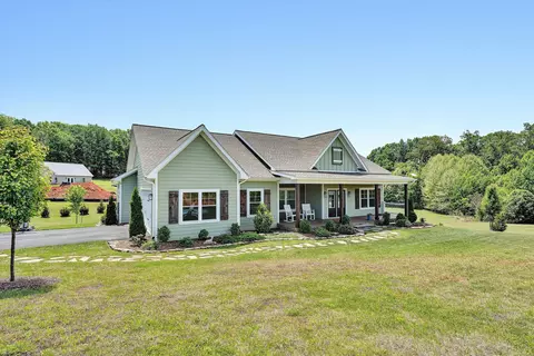 85 Old Cabin Trl, Boones Mill, VA 24065