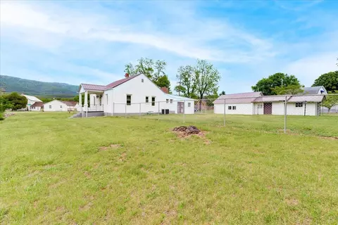 5259 Historic Dr, Lafayette, VA 24087