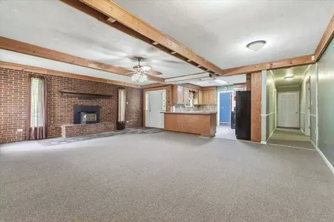 Living - 306 Willowridge Dr, Thaxton, VA 24174 photo 5 of 5