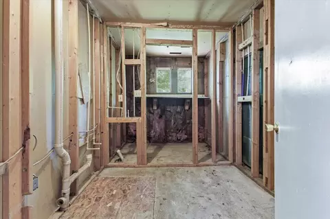 Bath - 306 Willowridge Dr, Thaxton, VA 24174 photo 3 of 4