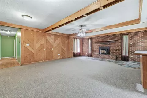 Living - 306 Willowridge Dr, Thaxton, VA 24174 photo 3 of 5