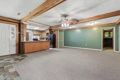 Living - 306 Willowridge Dr, Thaxton, VA 24174 photo 4 of 5