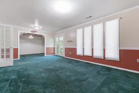 Living - 306 Willowridge Dr, Thaxton, VA 24174 photo 2 of 5